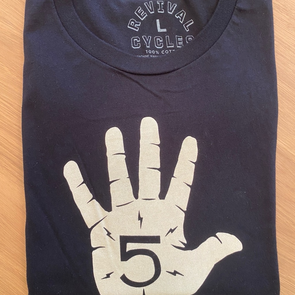 Mens “hand built” graphic tee size large